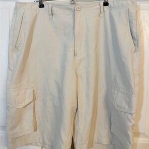 Tony Hawk Light Tan Cargo Shorts. Sz 38 EUC AB
